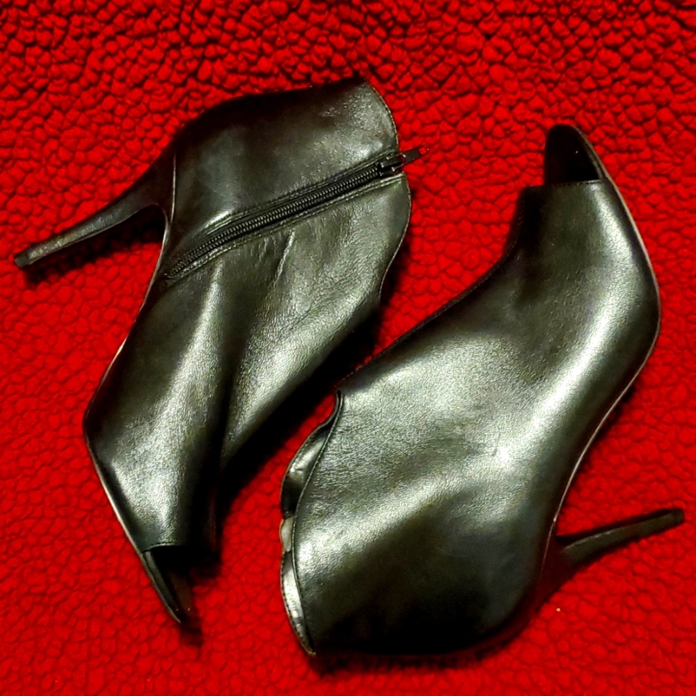 Nine West Bootie size 9